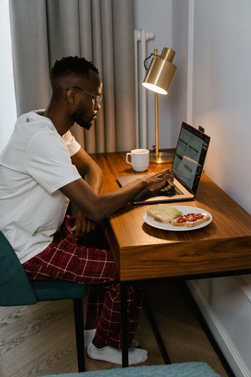 Simple Routines to Start and End Your Workday for Better Focus